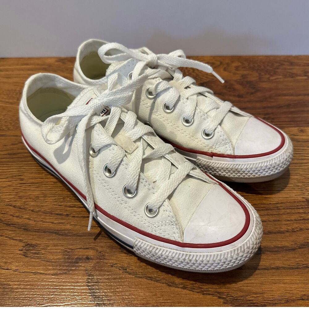 Converse Chuck Taylor All Star Low White Sneakers 3.5M 5.5W - Classic Canvas